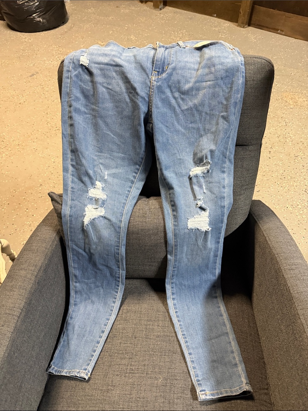 Signature by Levi Strauss Light Blue Distressed Skinny Jeans